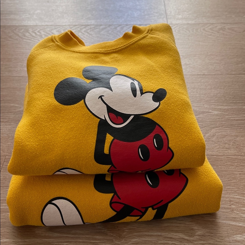 DISNEYPARKS Disneyland Yellow Crewneck Sweater Mickey Mouse Standing Bundle